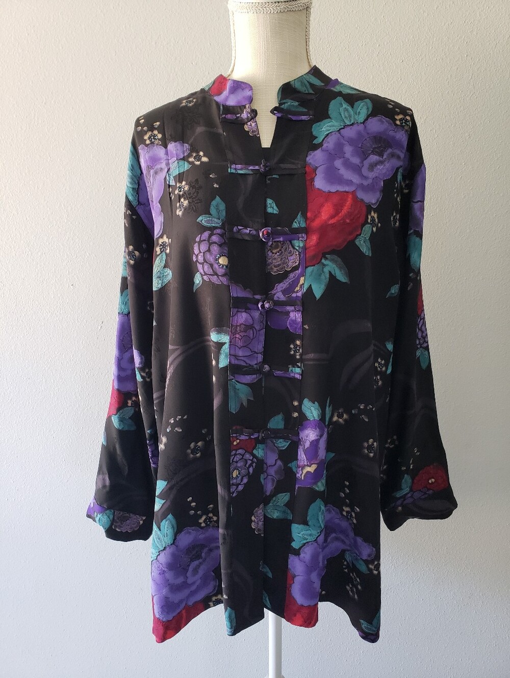 Chico's Design Vintage 100% Silk Tunic Blouse Top Black Floral Chicos 2 (Large)